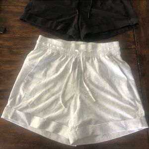 Lululemon size 2 cuffed athletic shorts NWOT